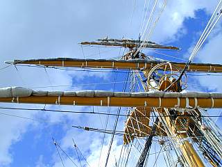 Blick in die Rahen der Amerigo Vespucci