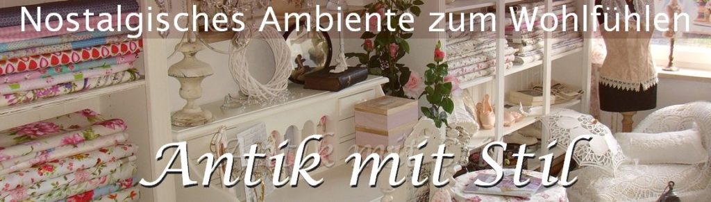 Ausstellungsraum rechts bei Antik mit Stil